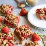 Healthy STRAWBERRY OATMEAL BARS filled with juicy strawberries and a buttery crumble topping for only 132 calories a serving! Serve it for breakfast, dessert, or eat it as a snack! Just make it! | joyfulhealthyeats.com