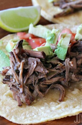 Slow Cooker Chipotle Beef Barbacoa #slowcooker #beefrecipes