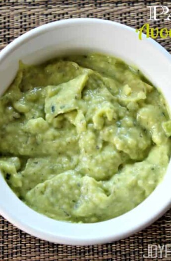 Image of a Bowl of Paleo Avocado Tzatziki Sauce