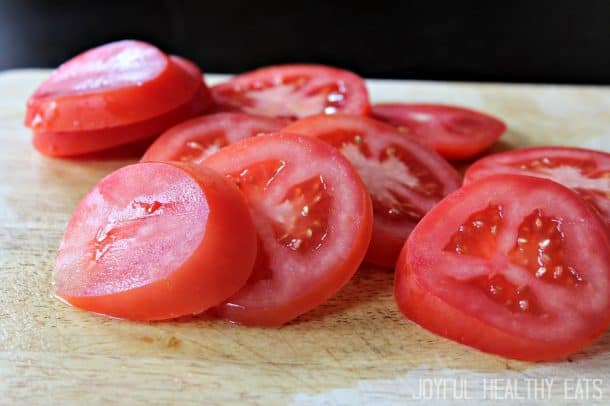 sliced tomatoes