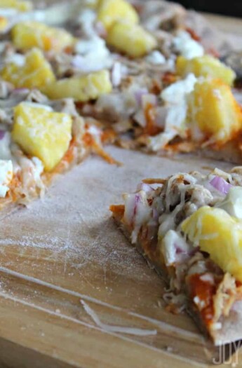 Hawaiian Pizza on the Grill #pizzaonthegrill #hawaiianrecipes