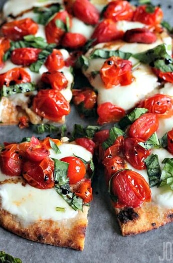 Caprese Flatbread #pizzafan #caprese #balsamicreduction