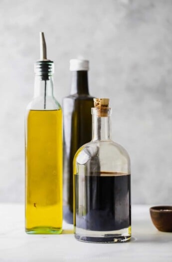 picture of bottles filled with balsamic vinegar and olive oil