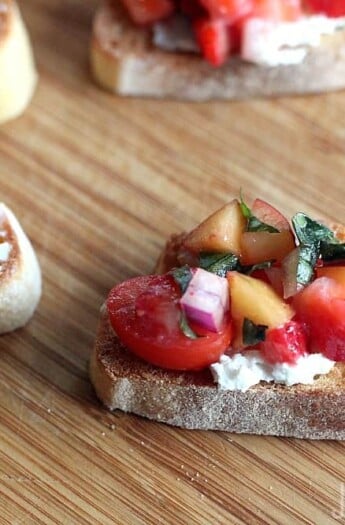 Strawberry Nectarine Bruschetta #healthyappetizer #starter