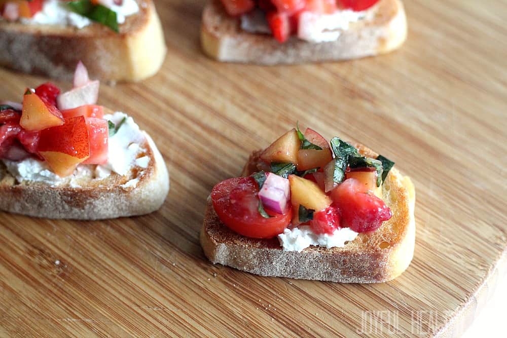 Strawberry Nectarine Bruschetta #healthyappetizer #starter