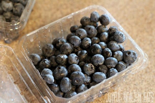 A plastic pint container of Fresh Blueberries