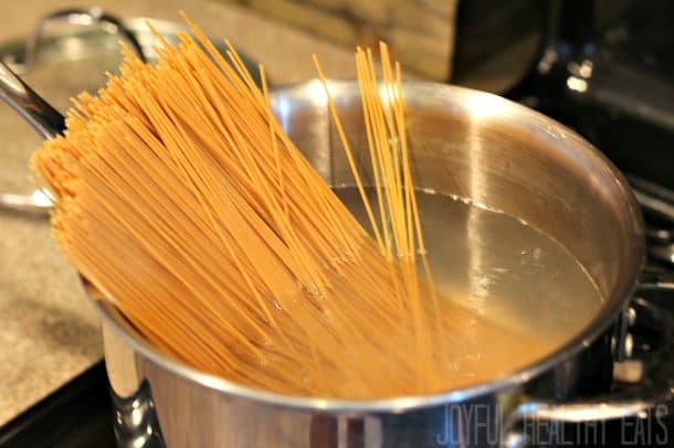 Spaghetti in a pot of boiling water