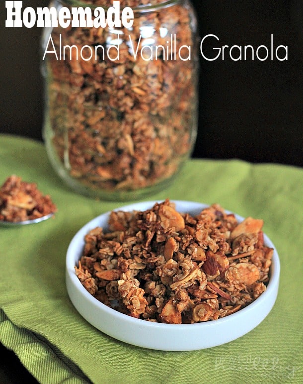 Homemade Almond Vanilla Granola #homemade #granola #breakfast #recipe