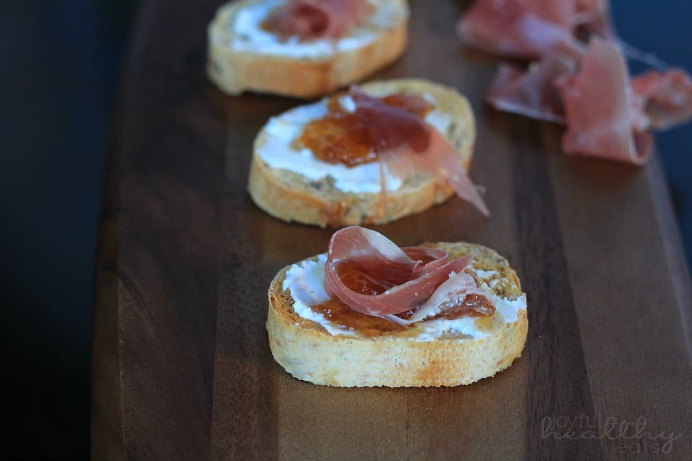 Proscuitto Fig Goat Cheese Crostini #appetizer #holiday #crostini #goatcheese #starter