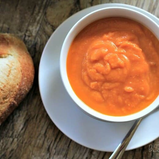 Orange Carrot Ginger Soup, the perfect comfort soup for the fall! | www.joyfulhealthyeats.com