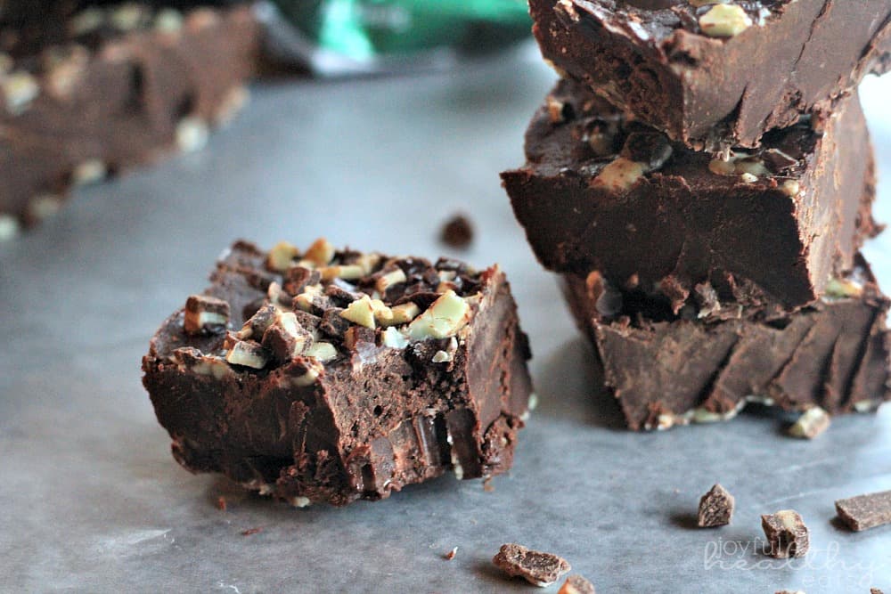 Mint Dark Chocolate Fudge #mint #holidaytreats #recipes #fudge #darkchocolate