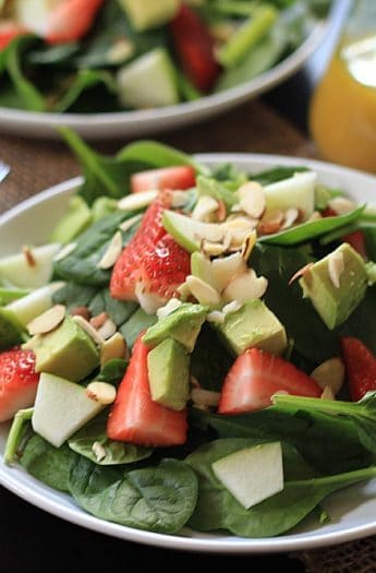 Avocado Strawberry Spinach Salad #salad #spinach #cleaneating #paleo #strawberry #avocado