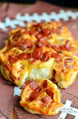 Easy-Football-Pizza-Pinwheels-from-willcookforsmiles.com-pinwheel-partyfood