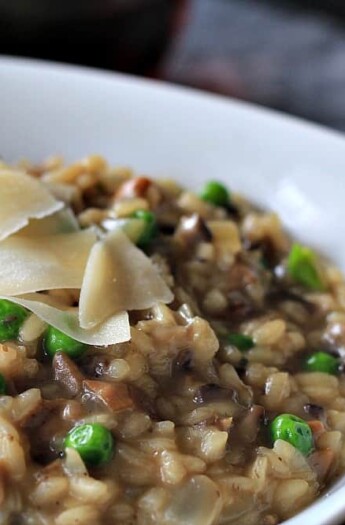 Wild Mushroom Risotto with Peas #risotto #wildmushroom #sweetpeas #pasta #valentinesday #romanticdinner #pastarecipes