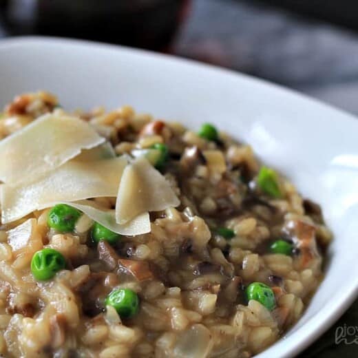 Wild Mushroom Risotto with Peas #risotto #wildmushroom #sweetpeas #pasta #valentinesday #romanticdinner #pastarecipes