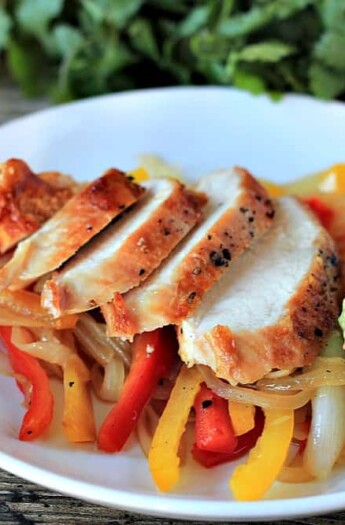 Paleo Southwestern Chicken with Peppers #chicken #southwestern #paleo #glutenfree #peppers