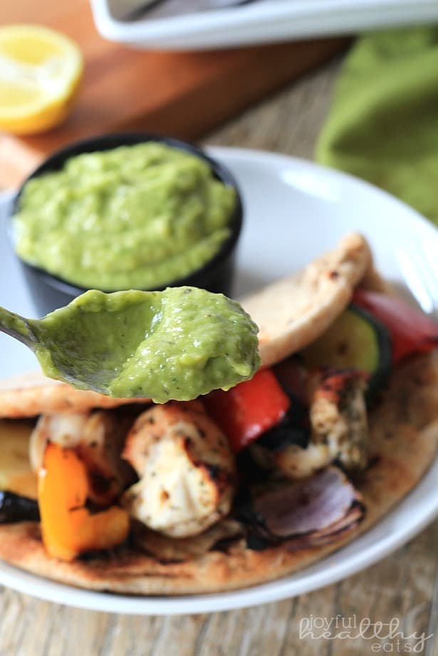 Mediterranean Chicken Flatbread with Avocado Tzatziki #Avocado #Chicken #Paleo #GlutenFree #Mediterranean #Flatbread