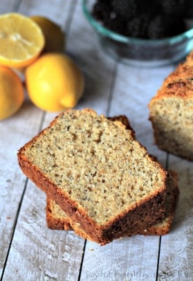 Whole Wheat Lemon Poppyseed Bread with Chia Seeds | www.joyfulhealthyeats.com | #bread #lemon #poppyseed #chiaseeds #breakfast