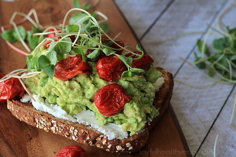 Mashed Avocado Goat Cheese Sandwich with Roasted Cherry Tomatoes #vegetarian #sandwich #recipes #healthy