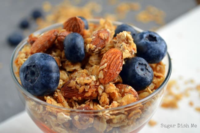 Salted Caramel Almond Granola | www.joyfulhealthyeats.com | #Healthy #Breakfast #Granola #Recipes #SaltedCaramel