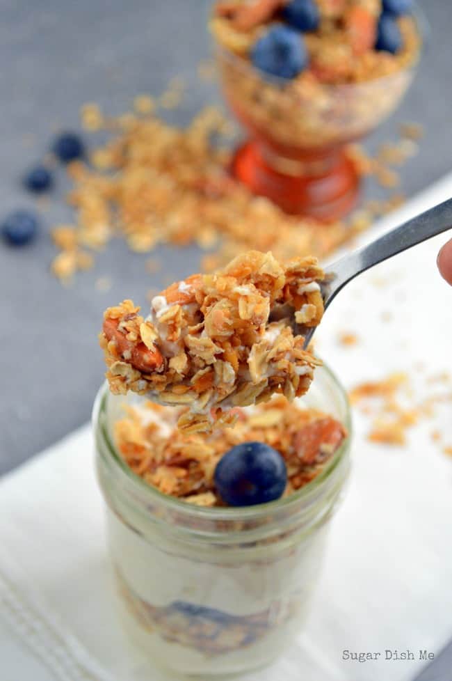 Salted Caramel Almond Granola | www.joyfulhealthyeats.com | #Healthy #Breakfast #Granola #Recipes #SaltedCaramel