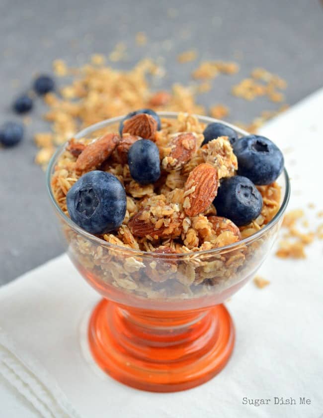 Salted Caramel Almond Granola | www.joyfulhealthyeats.com | #Healthy #Breakfast #Granola #Recipes #SaltedCaramel