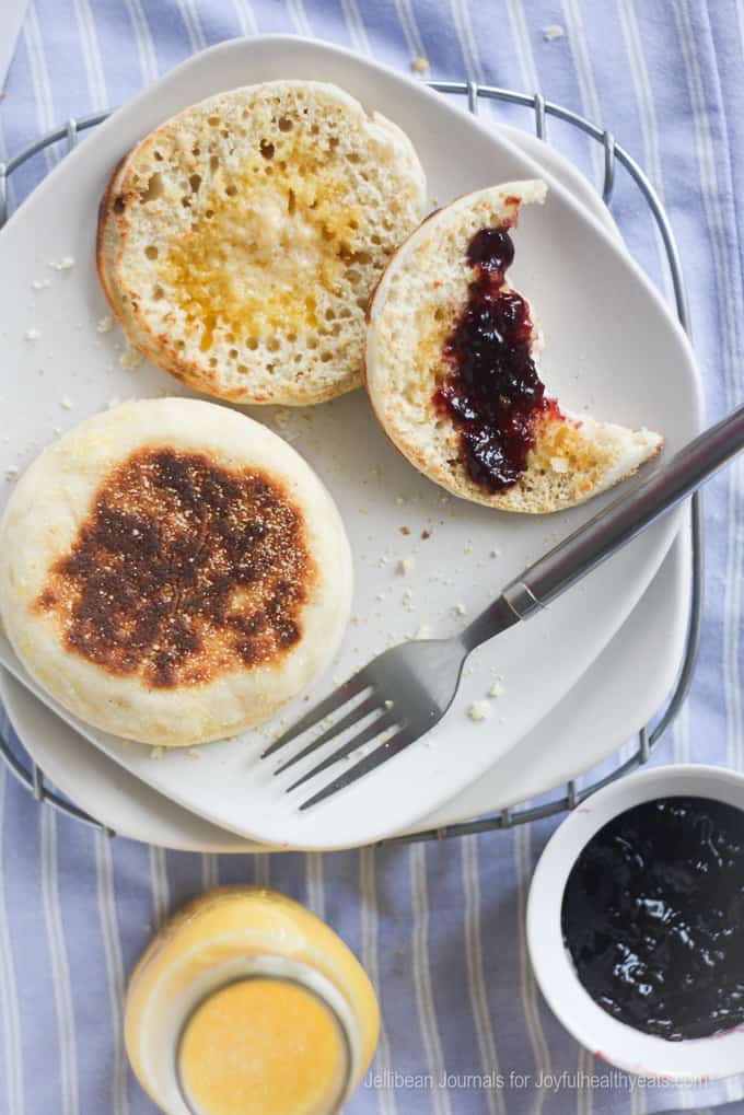 Homemade English Muffins | www.joyfulhealthyeats.com | #breakfast #recipes #bread #englishmuffins