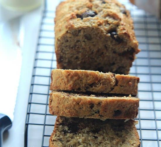 Fully loaded and fully delicious Coconut Pecan Chocolate Chip Banana Bread | www.joyfulhealthyeats.com