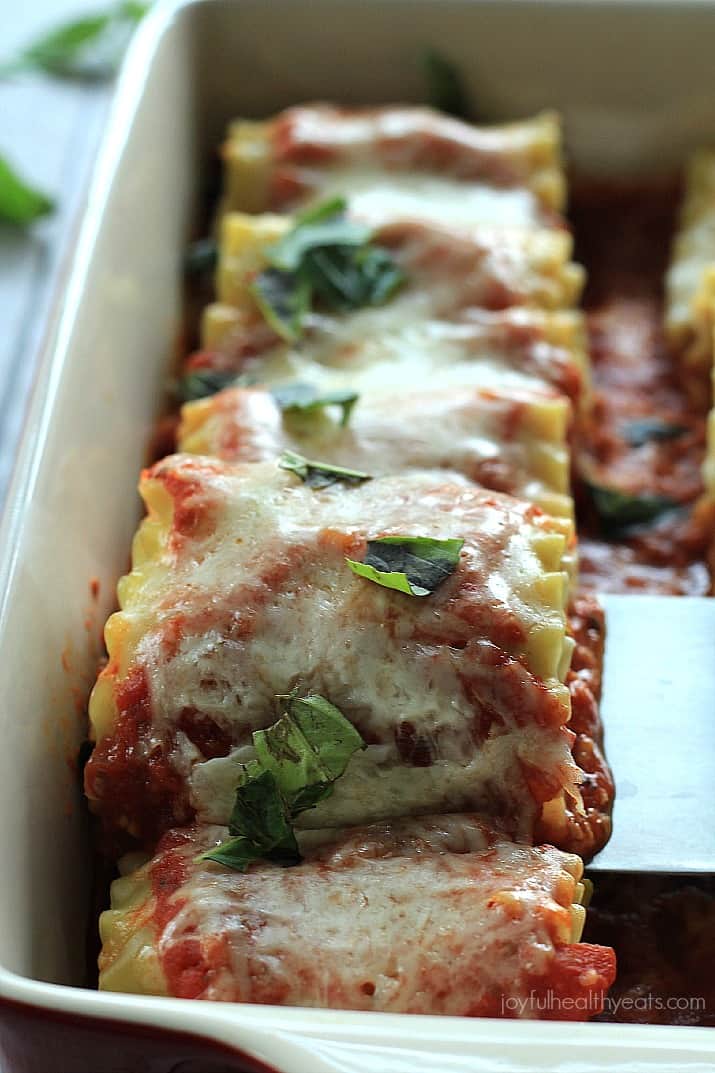 The Best and Healthiest Lasagna you will ever eat.. Skinny Vegetable Lasagna Rolls | www.joyfulhealthyeats #vegetarian