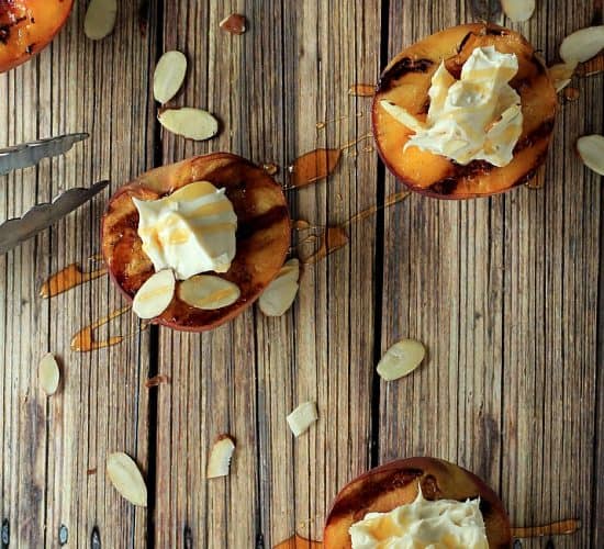 The perfect guilt free late night sweet fix... Grilled Peaches with Maple Honey Mascarpone Cheese | www.joyfulhealthyeats.com