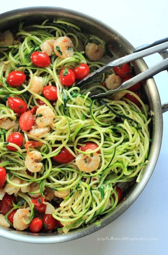 Healthy never tasted so good with this Shrimp Scampi & Zucchini Noodles, made in less than 30 minutes. | www.joyfulhealthyeats.com #paleo #glutenfree