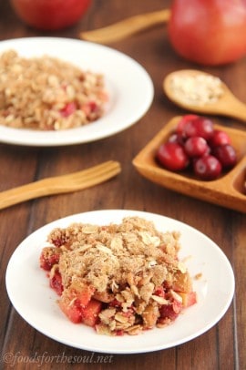 The Ultimate Thanksgiving Recipe Guide with all your favorite heavy hitters, Roasted Turkey, Lump Free Gravy, Homemade Dinner Rolls, and Pumpkin Pie. Come and get it! | www.joyfulhealthyeats.com