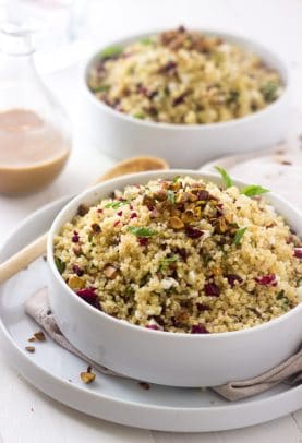 The Ultimate Thanksgiving Recipe Guide with all your favorite heavy hitters, Roasted Turkey, Lump Free Gravy, Homemade Dinner Rolls, and Pumpkin Pie. Come and get it! | www.joyfulhealthyeats.com