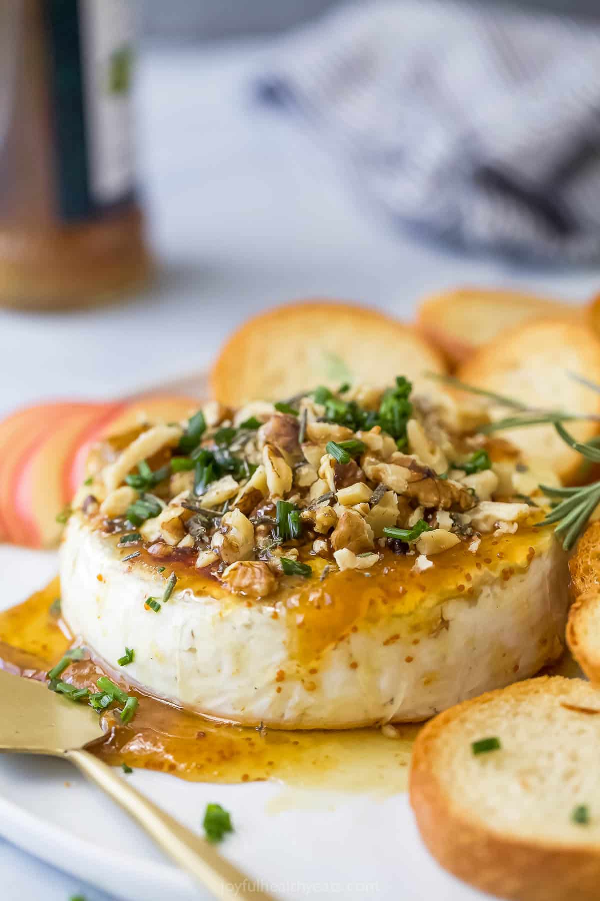 Baked brie with walnuts and chives. 