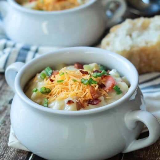 Creamy Potato Leek Soup, the ultimate comfort food soup made healthier with 2% milk, greek yogurt, and extra vegetables. De-lish! | joyfulhealthyeats.com #recipes #glutenfree