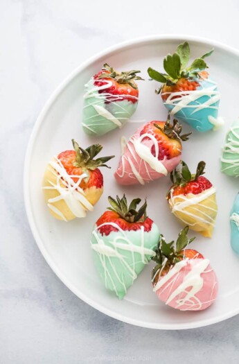 white chocolate covered strawberries that look like easter eggs