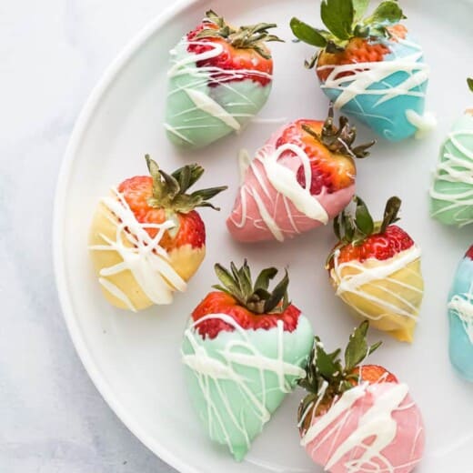 white chocolate covered strawberries that look like easter eggs