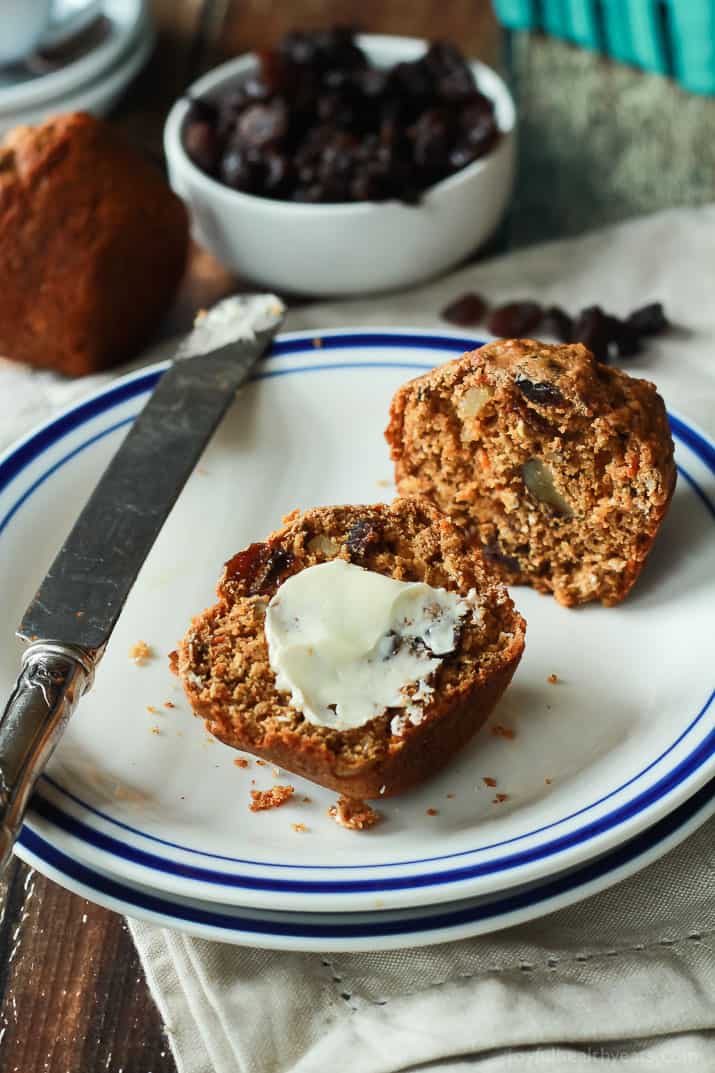 Moist Oat Carrot Cake Muffins with a secret ingredient, you need to try these! Any excuse to have cake in the morning! | joyfulhealthyeats.com #recipes #breakfast