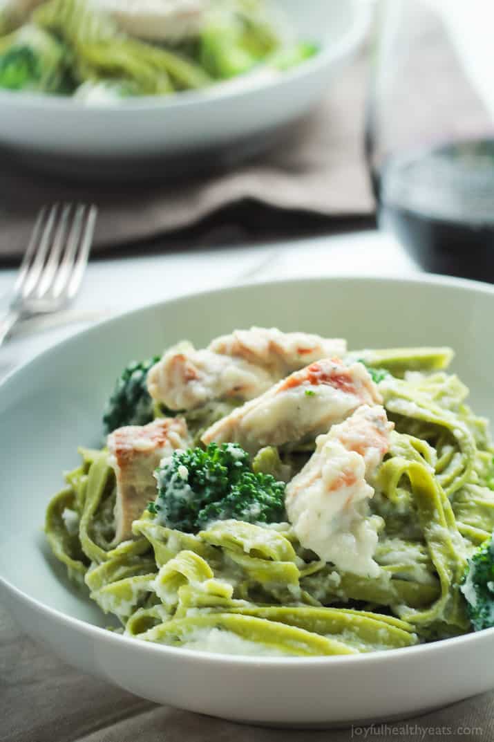Skinny Chicken Alfredo Pasta made with Cauliflower Alfredo Sauce, Fresh Spinach Pasta, and Broccoli - all on the table in 30 minutes! YES please! | joyfulhealthyeats.com #recipes