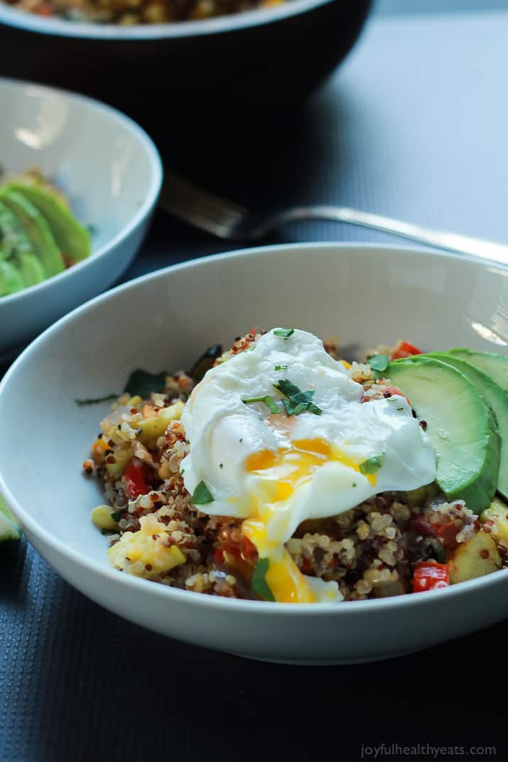 A heart healthy Southwestern Roasted Vegetable Quinoa Salad packed with protein and loads of flavor then topped with a poached egg and fresh avocado! Holy Yum! | joyfulhealthyeats.com #recipes