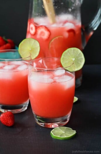 Fresh Strawberry Limeade packed with loads of fresh limes and strawberries then blended to perfection! Sweet, limey, and just what you need to cool you down this summer! | joyfulhealthyeats.com #healthy #lowcalorie Easy Healthy Recipes