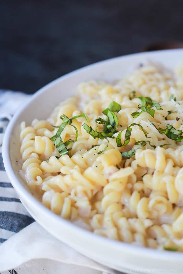 Sriracha Mac and Cheese, a classic amped up with spicy sriracha hot sauce and a few secret ingredients for a healthier comfort food version you'll love! | joyfulhealthyeats.com #recipes #lowcalorie