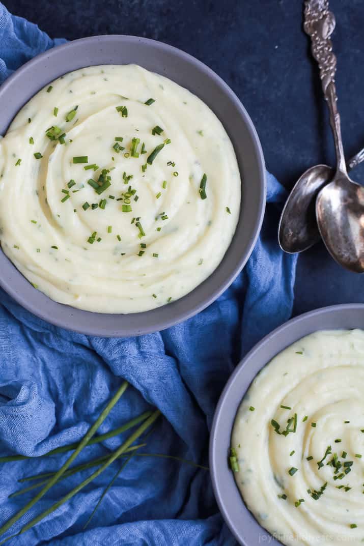 Creamy Buttery Parsnip Garlic Mashed Potatoes, the parsnips in this totally make these the BEST Mashed Potatoes you will ever have! Plus they are only 108 calories a serving! | joyfulhealthyeats.com