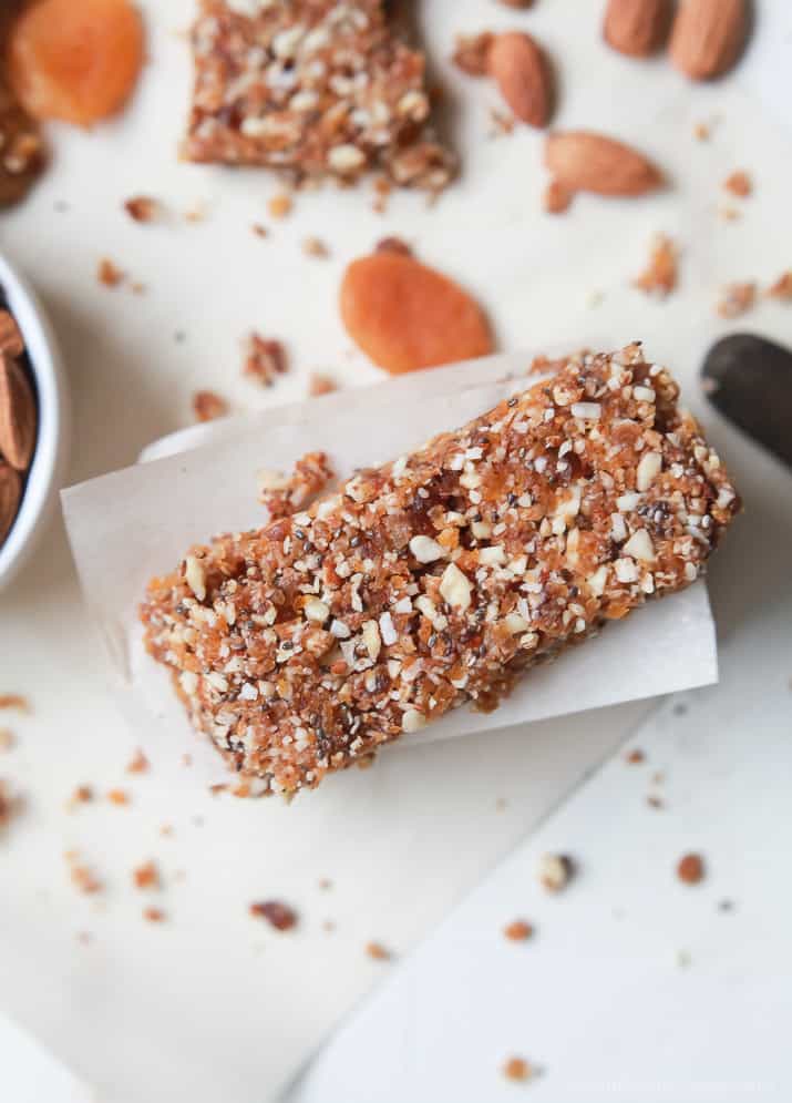 No Bake Apricot Almond Energy Bars - a great quick, easy and healthy snack option for a mid-day boost or post-workout snack. Takes 5 minutes to make! | joyfulhealthyeats.com #glutenfree #ad