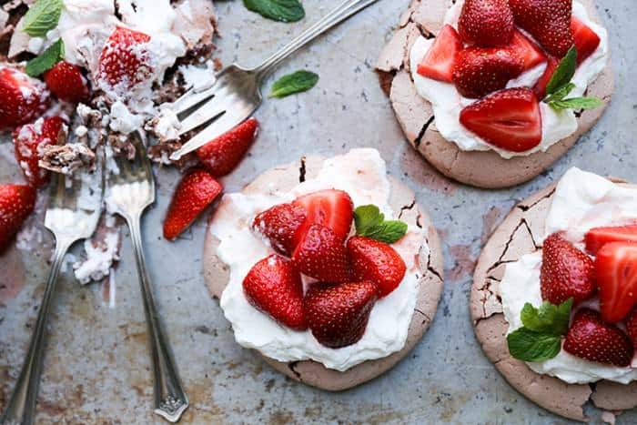 A roundup of 17 easy tasty recipes to help create a romantic Valentine's Day Date - everything from fun cocktails, decadent desserts, and savory main dishes! | joyfulhealthyeats.com 