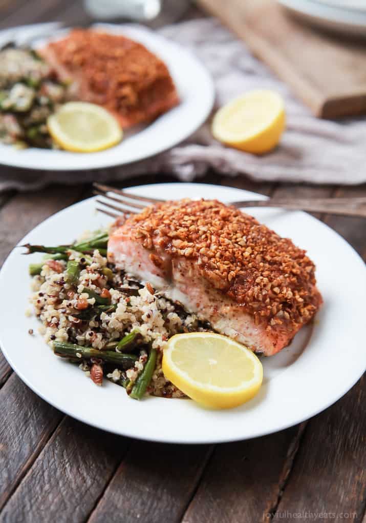 Impress your family or dinner guests with this easy Honey Mustard Pecan Crusted Salmon recipe. All you'll need is 5 ingredients and 15 minutes to make this dynamite meal! Dinner just got easier! | joyfulhealthyeats.com #paleo #glutenfree Easy Dinner Recipes