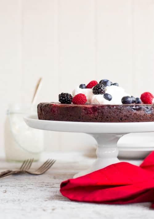 A roundup of 17 easy tasty recipes to help create a romantic Valentine's Day Date - everything from fun cocktails, decadent desserts, and savory main dishes! | joyfulhealthyeats.com 