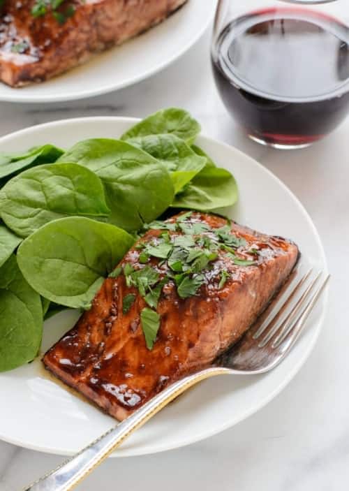A roundup of 17 easy tasty recipes to help create a romantic Valentine's Day Date - everything from fun cocktails, decadent desserts, and savory main dishes! | joyfulhealthyeats.com 