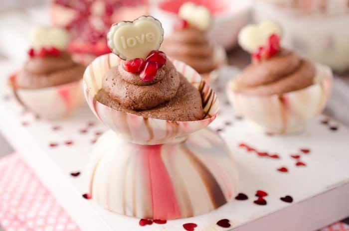 A roundup of 17 easy tasty recipes to help create a romantic Valentine's Day Date - everything from fun cocktails, decadent desserts, and savory main dishes! | joyfulhealthyeats.com 
