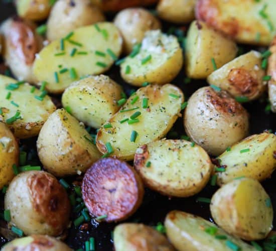 Easy Garlic Ranch Potatoes, a simple flavorful side dish that will become a staple recipe in your house! You're only 5 ingredients and 25 minutes away from potato heaven! | joyfulhealthyeats.com #glutenfree